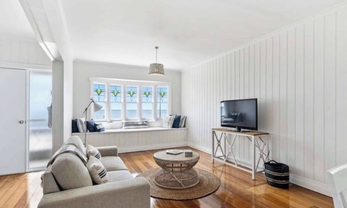 Parklands House | Ocean Views & City Convenience Perfect Getaway