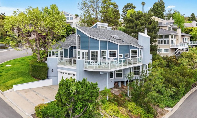 Mystic Hills House | OCEAN VIEWS FROM EVERY ROOM IN THIS LIGHT AND BRIGHT FAMILY RETREAT