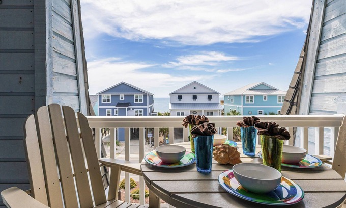 Long Beach Condo | Ocean Views Great Location, Dog friendly Condo, Only 200 steps to Beach, No Parking Fees