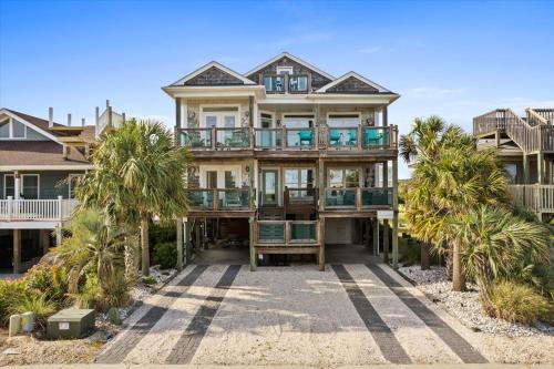 Ocean Isle Beach House | Ocean Views I Sleeps 12 I Walk to Beach I Pool