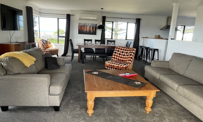 Napier House | Ocean views in large family home