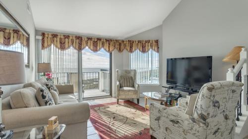 Folly Field Villa | Ocean Views, Private Deck, Oasis