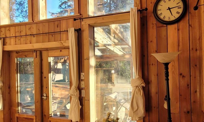 Powell River Cabin | Ocean Views & Sunset Beach Cabin with soaker tub & fire pit