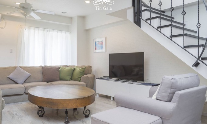 Onna House | Ocean Villa Tin Gala 202 ★ BBQ available ★ Beach side ★ Free WiFi ★ Free Parking ★ Ocean View ★ Mezzanine Floor