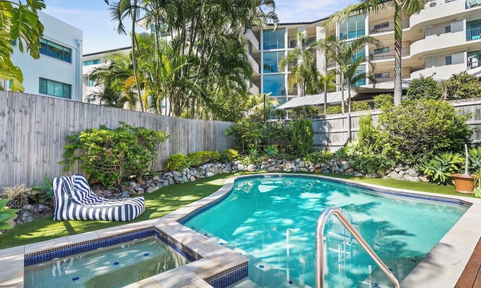 Alexandra Headland Apartment | Ocean Vista on Alex 2 Bedroom Apartment