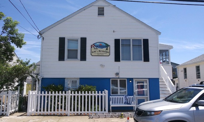 Salisbury Beach Apartment | Ocean wave, Salisbury Beach, Melo's Beach House rentals