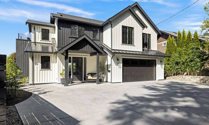 Cordova Bay House | Ocean Whisper Retreat