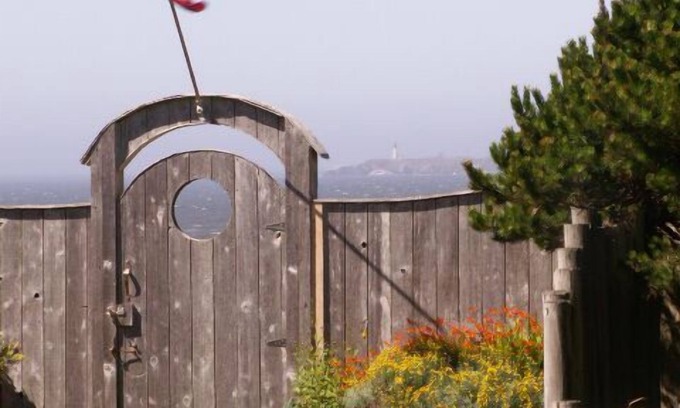 Newport Apartment | Ocean Wind Retreat, Oceanfront, romantic, ideal for couples, pet friendly