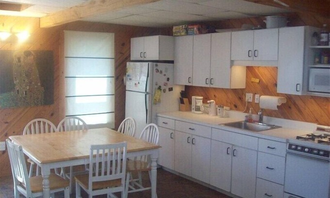 Dewey Beach Cottage | OCEANBLOCK! Teachers&veterans 10% off. Great reviews.