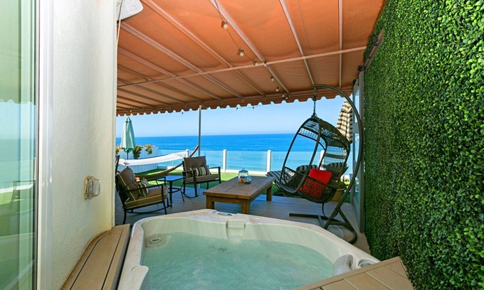 Leucadia House | OCEANFRONT! 2 Suites +n 1bdrm&ba! BEACH HOUZ!