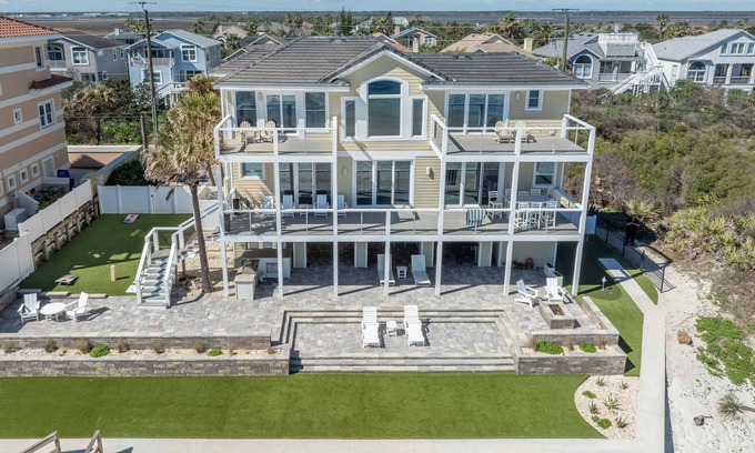 South Ponte Vedra Beach House | Oceanfront! 2 Primary Suites - Secluded Beach - St. Augustine Nights of Lights!