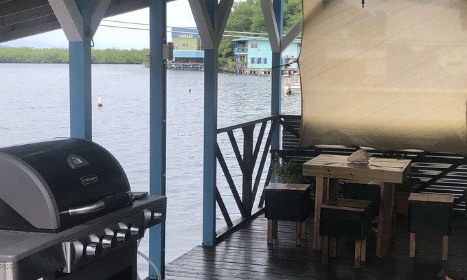 Bocas del Toro House | Oceanfront and Convenient Location