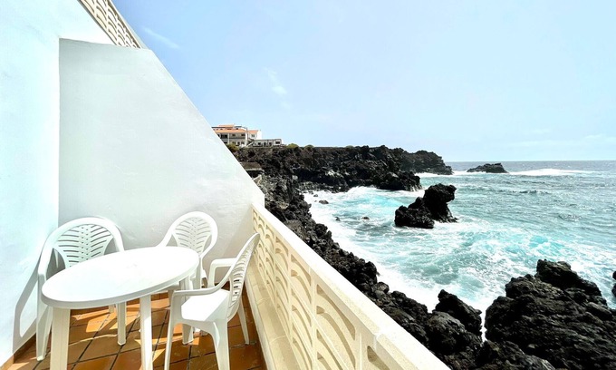 Tamaduste Apartment | Oceanfront apartment a few mtrs from the Beach