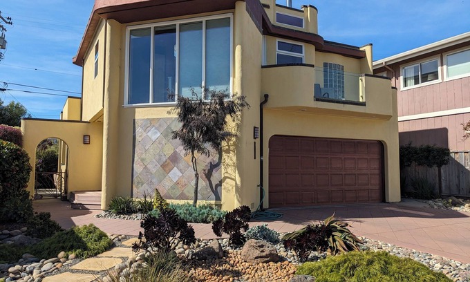 Aptos House | Oceanfront Bliss: Modern Family Retreat Steps from Seacliff Beach – Book Now!