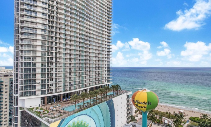 Hallandale Beach Condo | OCEANFRONT BUILDING; rooftop pool, 1 Bd condo with OCEAN VIEWS GUARANTEED