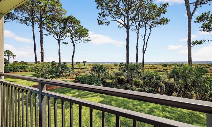 Hilton Head Island Condo | Oceanfront Condo w/Balcony - Sea Side Villas HHI