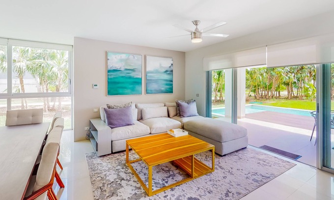 Puerto Juarez Condo | Oceanfront condo w/private pool, strong WiFi & air conditioning - near downtown