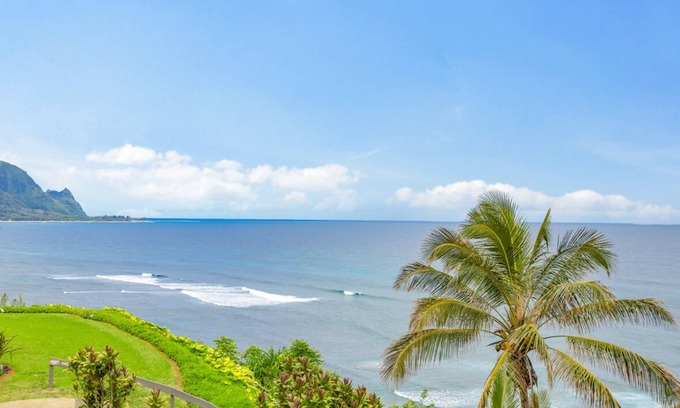 Princeville Condo | Oceanfront Condo in Paradise with Stunning Views, Beach Access, & Bedroom A/C