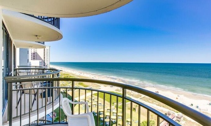 Myrtle Beach Apartment | Oceanfront Condo W Balcony/ King Bed Meridian Plaza