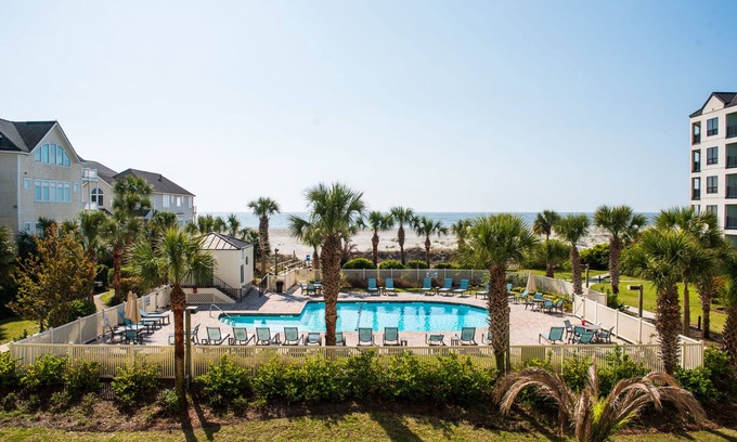 Isle of Palms Condo | Oceanfront Condo - Wild Dunes Resort - Charleston, SC - Beautifully Decorated.
