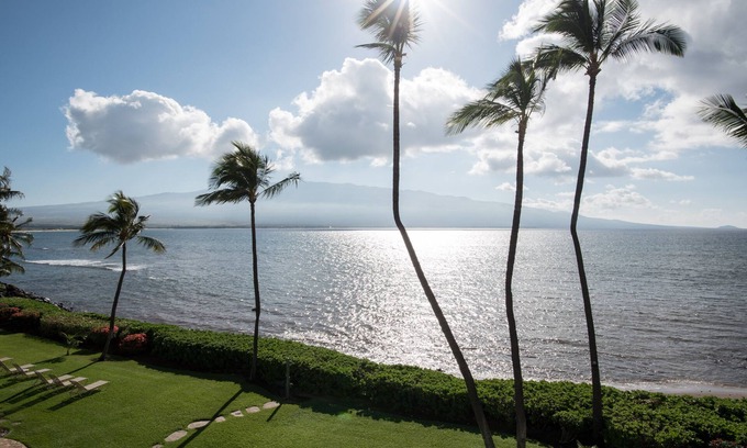 Maalaea Condo | OCEANFRONT CONDO with STYLE, COMFORT, & AMAZING VIEWS of OCEAN & HALEAKALA