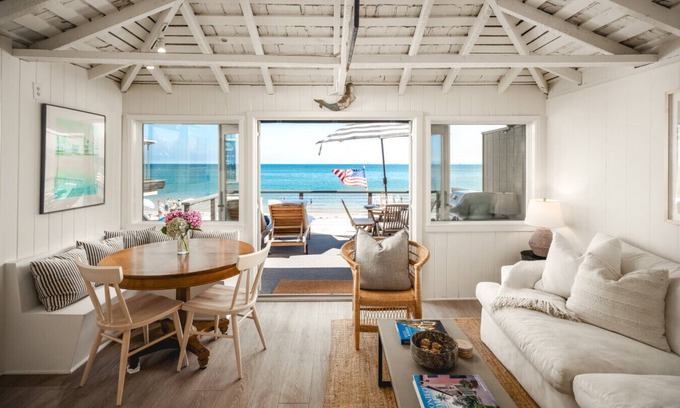 Montecito House | Oceanfront Cottage on the Sand at Miramar Beach