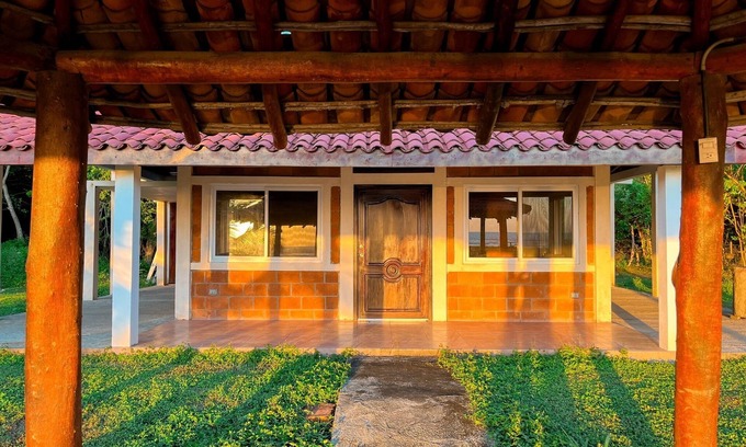 Mechapa Cottage | Oceanfront cottage in Mechapa with AC - Surfer's Paradise or Beach Bum's Heaven!