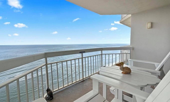 Garden City Condo | OCEANFRONT DEAL, 1 KING 1 SLEEPER SOFA 2 Adults 2 Small kids, 2 FULL BATH,
