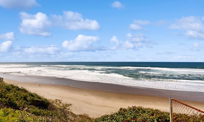 Logsden House | Oceanfront, dog-friendly home with 180-degree view, deck & great location