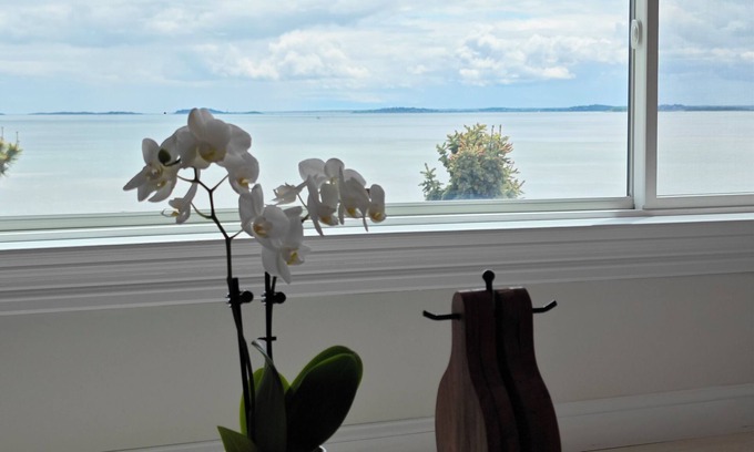 Winthrop Apartment | Oceanfront Escape Near Boston - Steps to Sand