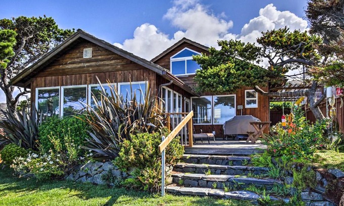 Arch Cape House | Oceanfront Escape with Pacific Views Surf and Explore
