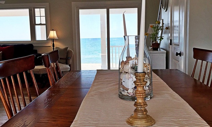 Scituate House | Oceanfront~Families & Pets welcome ~Renovated~AC