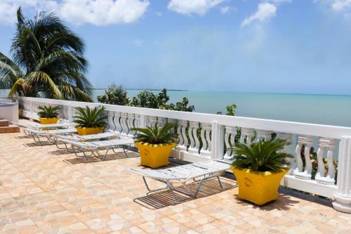 Black River Villa | Oceanfront Family Villa