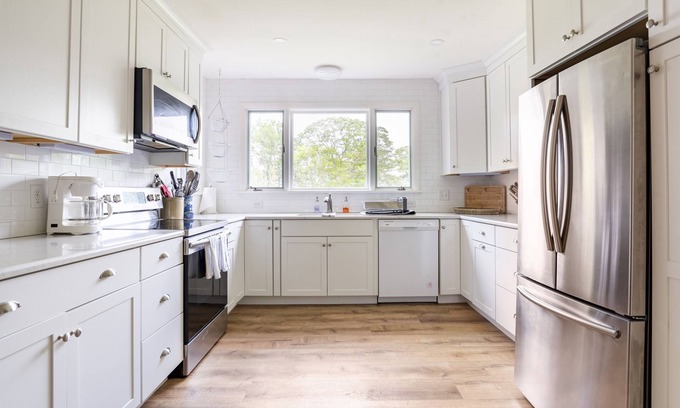 Brunswick House | Oceanfront Farmhouse - The Red House