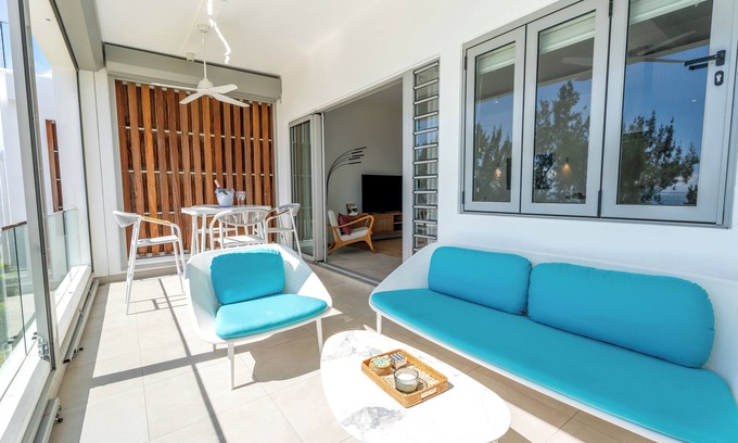 Grand Gaube Apartment | Oceanfront Getaway: Grand Gaube