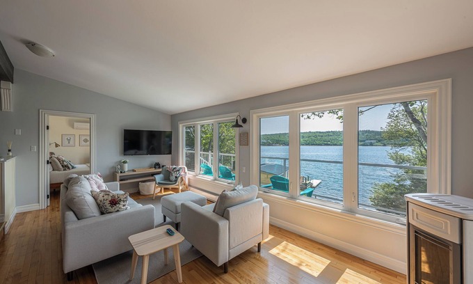 Prospect Bay Cottage | Oceanfront Hideaway w/Private Beach, 25 Mins from Halifax