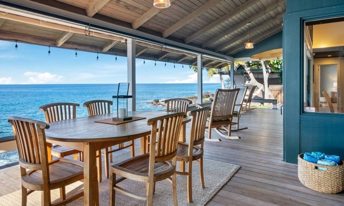 Kahaluu Bay House | Oceanfront Home, Walk to Kahaluu, Wifi & AC!