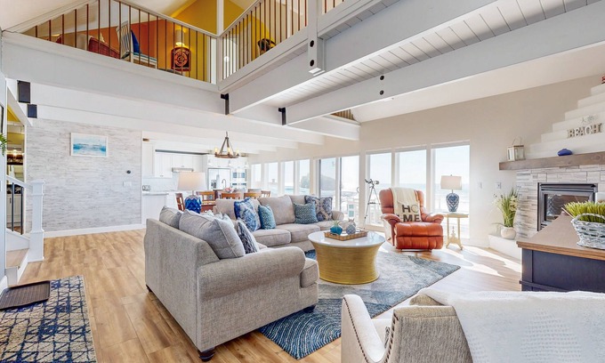 South Beach House | Oceanfront home with incredible Pacific view, private hot tub, deck grill & W/D