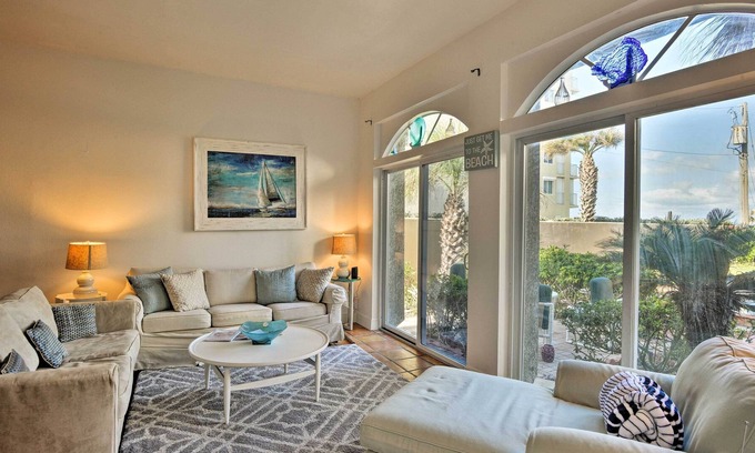 Indialantic Condo | Oceanfront Indialantic Condo w/ Patio, Shared Pool