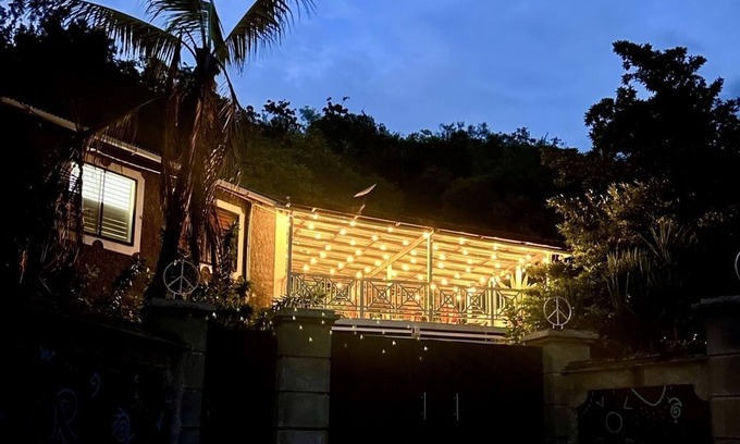 Treasure Beach Villa | Oceanfront Luxury Villa: Private Beach & Staff