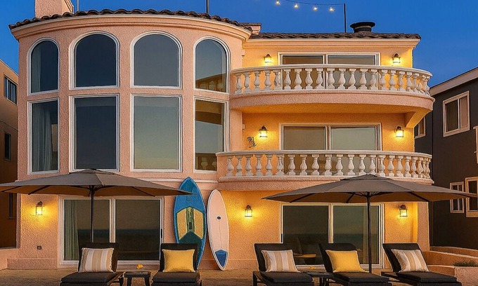Hollywood House | Oceanfront Luxury: Rose in the Sand – Direct Beach Access & Stunning Views