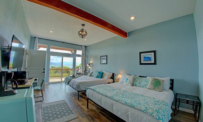 Nikolaevsk Apartment | Oceanfront Luxury Suite Overlooking Kachemak Bay and Homer Spit!