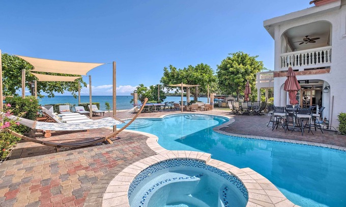 Rio Bueno House | Oceanfront 'Majestic Beach House' w/Gym + Pool!