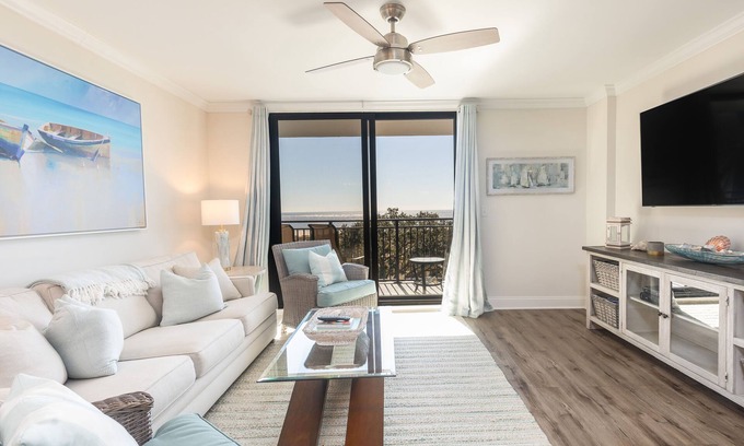 Isle of Palms Condo | Oceanfront, Newly Renovated, Luxury Two-Story Penthouse - Shipwatch 418