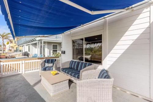 Balboa Peninsula House | Oceanfront Oasis in Newport Beach Steps to Balboa Park, Pier, and The Fun Zone!