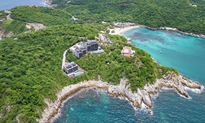 Santa Maria Huatulco Condo | Oceanfront Penthouse with Private Rooftop Terrace
