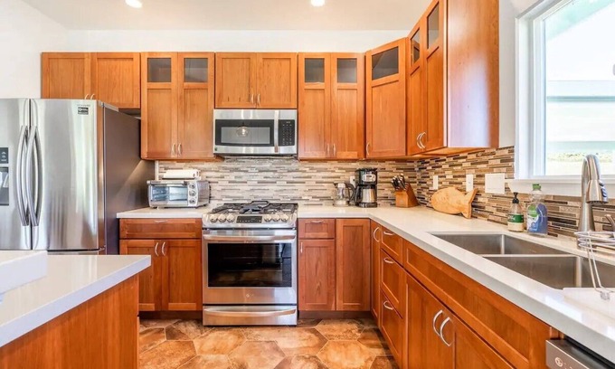 Papaikou House | Oceanfront paradise with AC and wifi close to Hilo