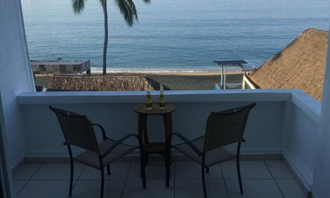 Manzanillo Condo | OCEANFRONT! 🏖 PENTHOUSE WITH A VIEW 🐳 🚢