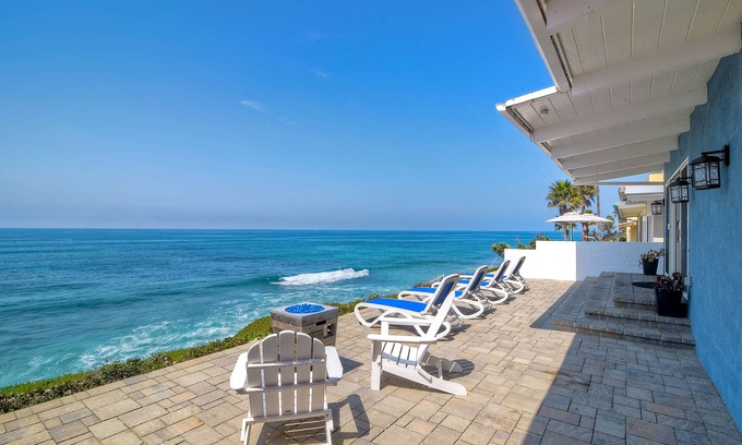 Carlsbad House | Oceanfront | Private Beach Access | BBQ | Sonos