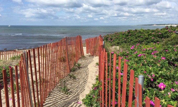 Matunuck Cottage | OCEANFRONT! Private beach, VIEWS, A/C, WIFI, Streaming TV, Walkable, Memories!